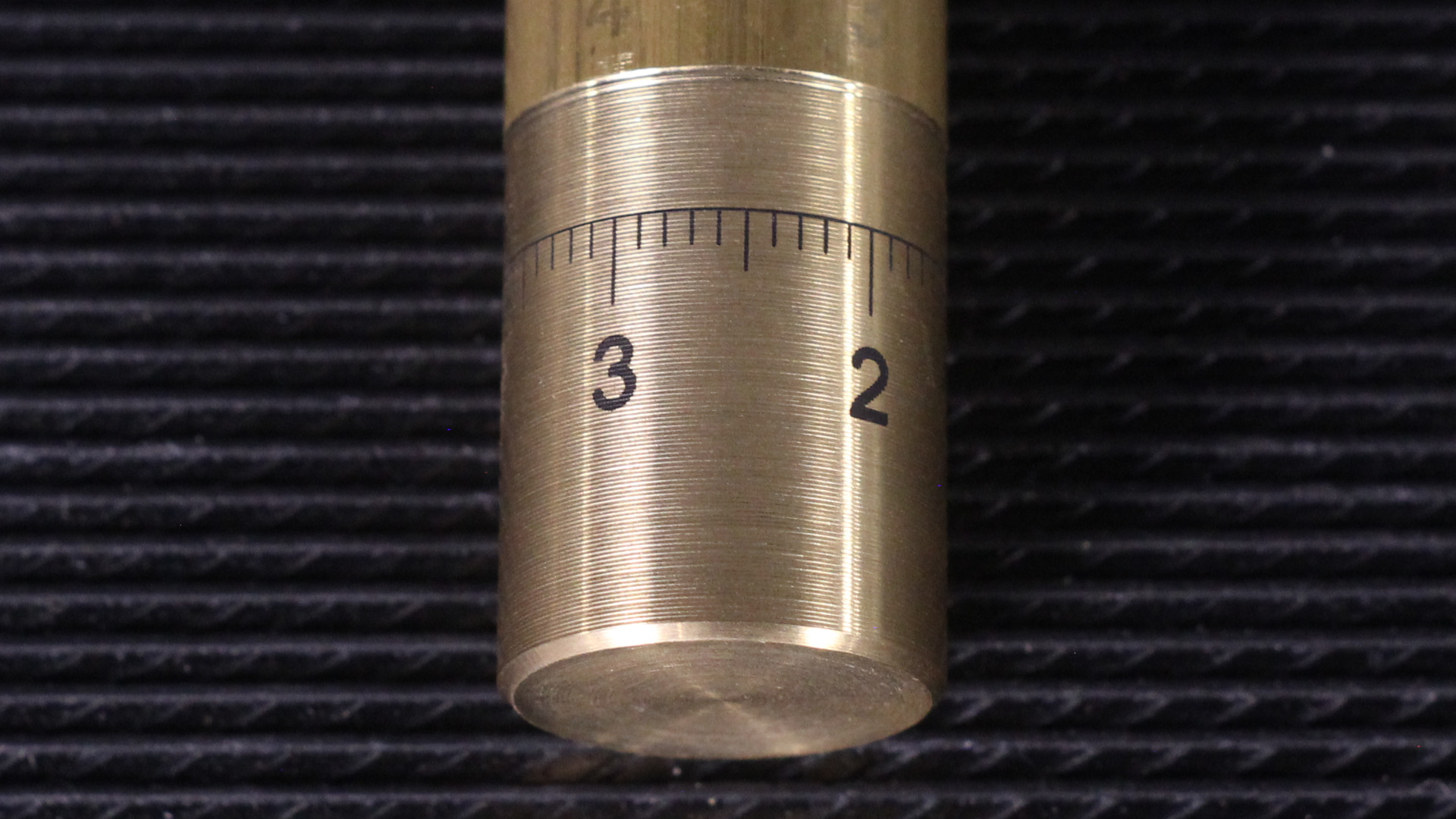 Brilliance black metal marking spray - Image 4